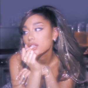 Meet your Posher, Valentina